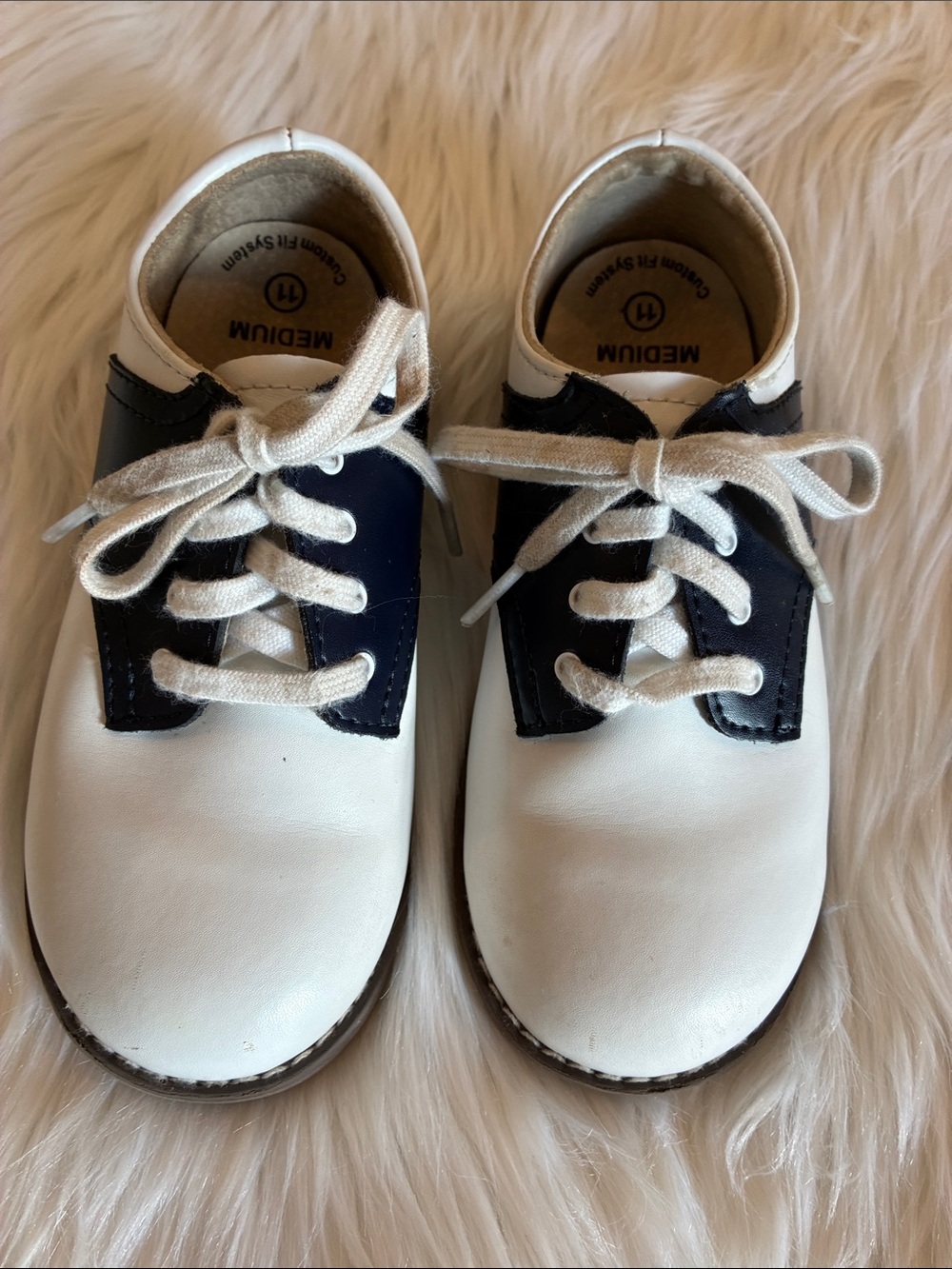 FootMates Toddler Cheer White and Navy Saddle Shoes